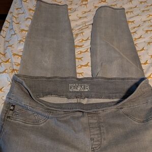 Rock & Republic Women's Light Gray Jeggings